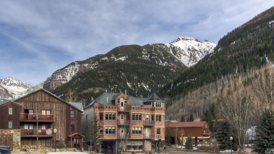 Ore Station 2 by Avantstay Modern Oasis in the Heart of Telluride w/ Hot Tub