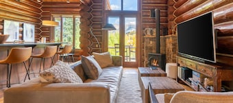 Townhome on the Creek 135 by Avantstay Ski In/ Ski Out Home w/ Hot Tub