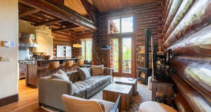 Townhome on the Creek 135 by Avantstay Ski In/ Ski Out Home w/ Hot Tub