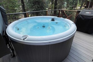 House (3 Bedrooms) | Interior - Sweet Pine Deck + Hot Tub, Cozy Modern Interior Close to Ski Resort! (Tahoma)