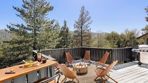 House (3 Bedrooms) | Interior - The Matterhorn Manor by Avantstay Harry Potter Inspired A-frame Home w/ Hot Tub & Views (Crestline)