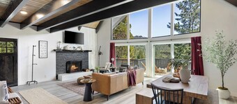 The Matterhorn Manor by Avantstay Harry Potter Inspired A-frame Home w/ Hot Tub & Views