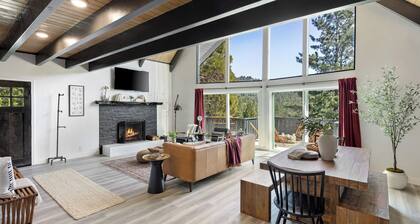 The Matterhorn Manor by Avantstay Harry Potter Inspired A-frame Home w/ Hot Tub & Views