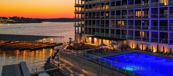 Highly-Upgraded Topsider 3-Suite Walk-In Unit Nearby Elevator 36-48' Boat Slips!