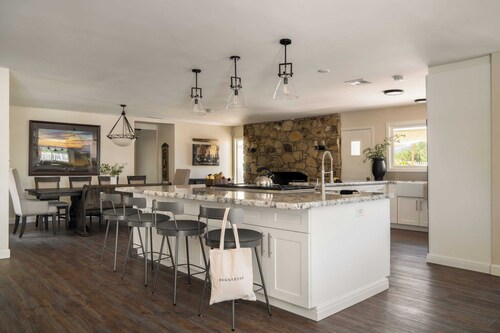 Merlot by Avantstay Exquisite Home w/ Pool and Stunning Patio