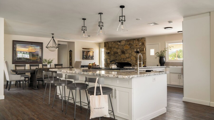 Private Temecula Wine Country Estate With Pool, Hot Tub, Mini Golf & Stunning Patio