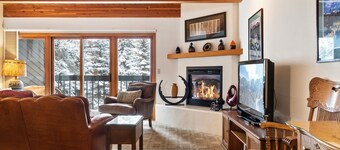 Riverside Condos A103 by Avantstay Condo Close To Downtown, Town Park & Ski Lift #8