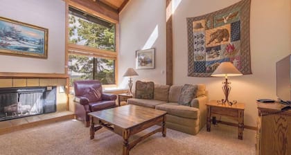 Hawk's Eye by Avantstay Cozy Condo w/ Views & Access to Northstar Resort Community