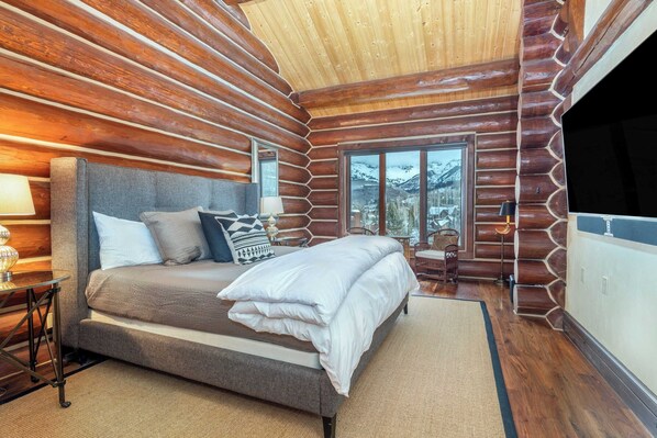 House (4 Bedrooms) | Interior