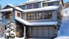 Exterior - Main Street Escape by Avantstay Stunning Home Right off Main Street w/ Hot Tub & Large Deck (Park City)