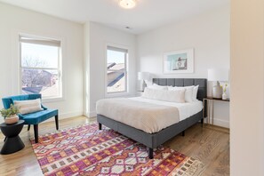 Casa (4 Bedrooms) | 4 habitaciones, escritorio y tabla de planchar con plancha 