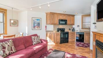 Rumah (2 Bedrooms) | Interior