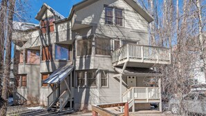 Rumah (2 Bedrooms) | Bagian depan properti