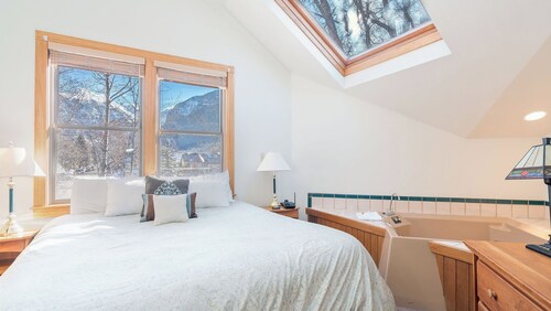 Plunge A by Avantstay Stunning Views & A Block From Lift #7
