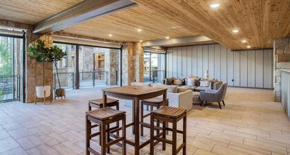 Kestrel by Avantstay Close to the Ski Slopes in This Majestic Home in Park City