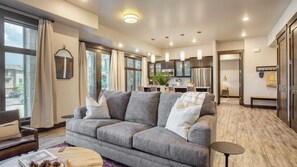 Apartment (2 Bedrooms) | Interior - Kestrel by Avantstay Close to the Ski Slopes in This Majestic Home in Park City (Park City)