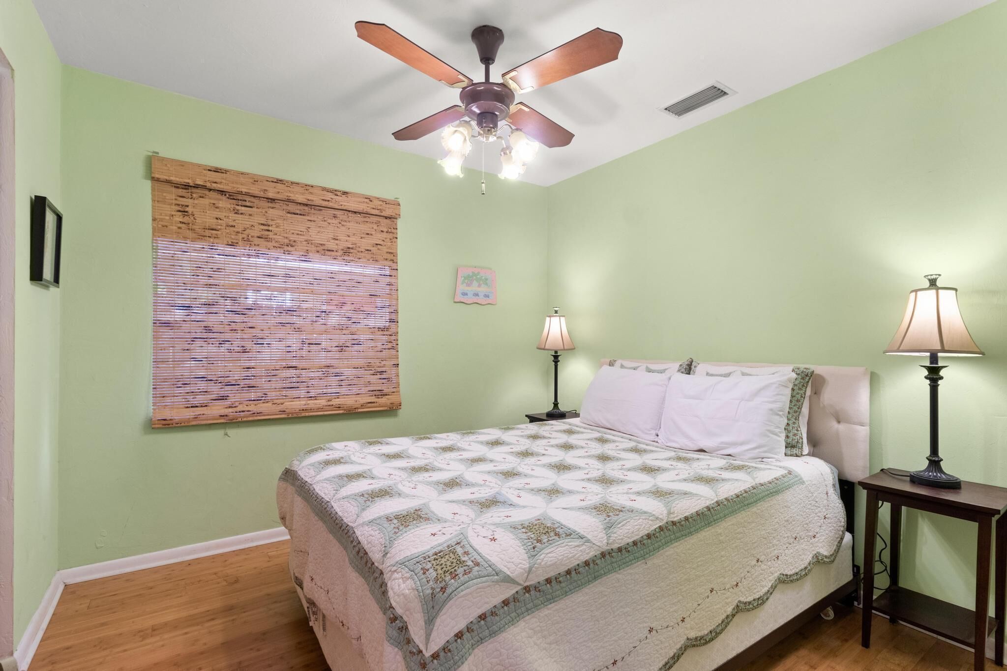 3Bd 2Bath home 5 miles to Stadium/Campus/Downtown!