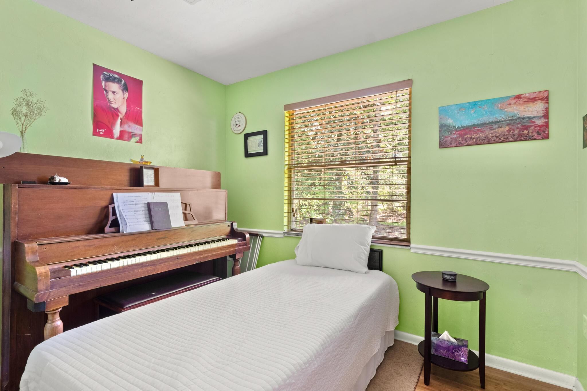 3Bd 2Bath home 5 miles to Stadium/Campus/Downtown!