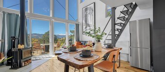 Off-grid Masterpiece Cabin W/ Breathtaking View