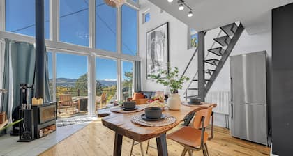 Off-grid Masterpiece Cabin W/ Breathtaking View