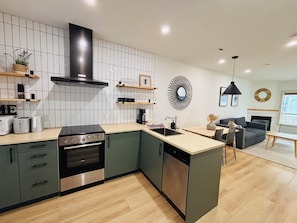 Micro-ondas, fogão, cooktop, lava-louças