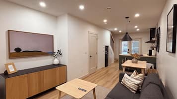 Smart TV y chimenea