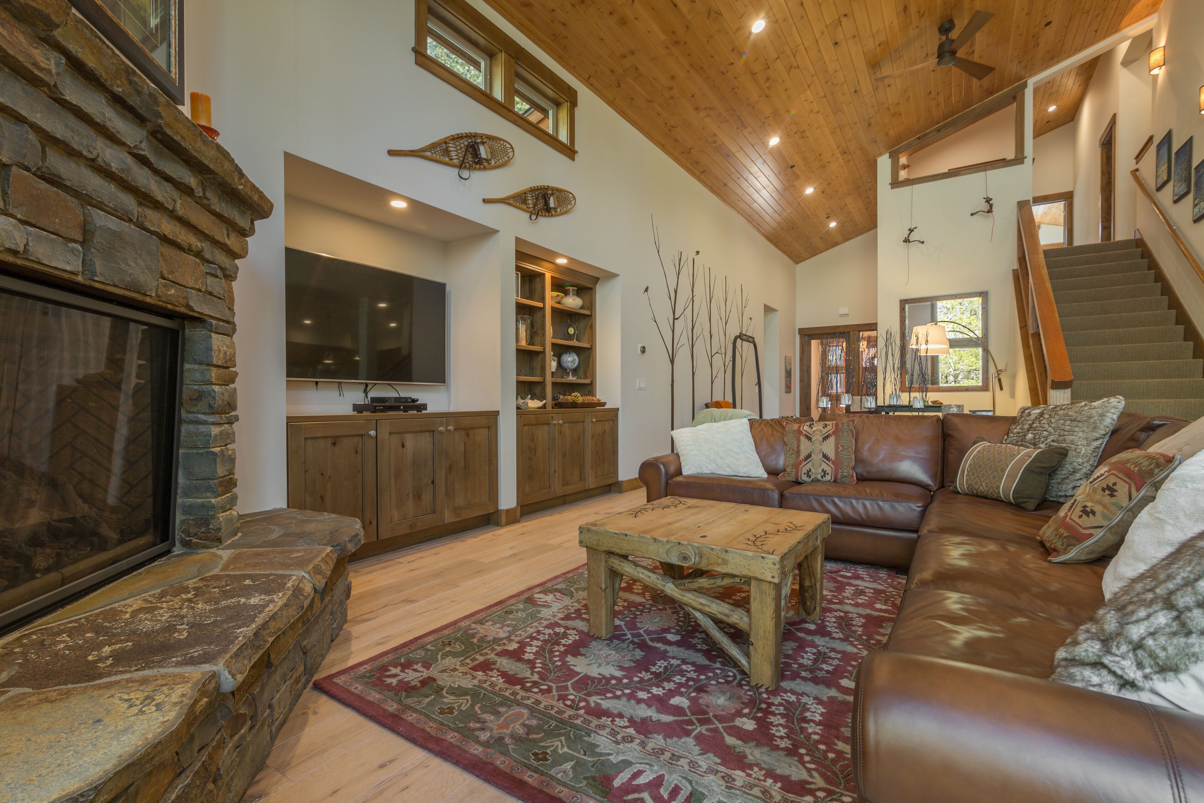 TV 55-inch có truyền hình kỹ thuật số, dịch vụ stream 