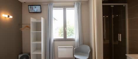 1 chambre, bureau, Wi-Fi gratuit, draps fournis