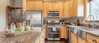 Lucky Bill by AvantStay | Lake Views, 15mins to Park City Mtn.