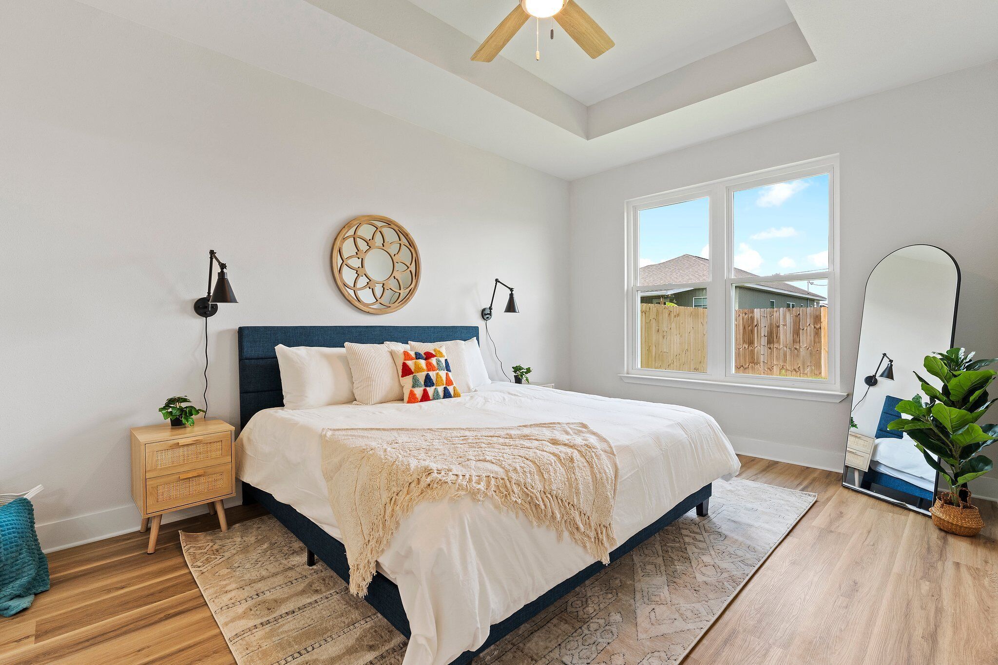 Stunning Beach Cottage, Minutes to Beach and Parks