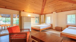 مساحة عمل للكمبيوتر المحمول وواي فاي مجانًا وملاءات أسرّة