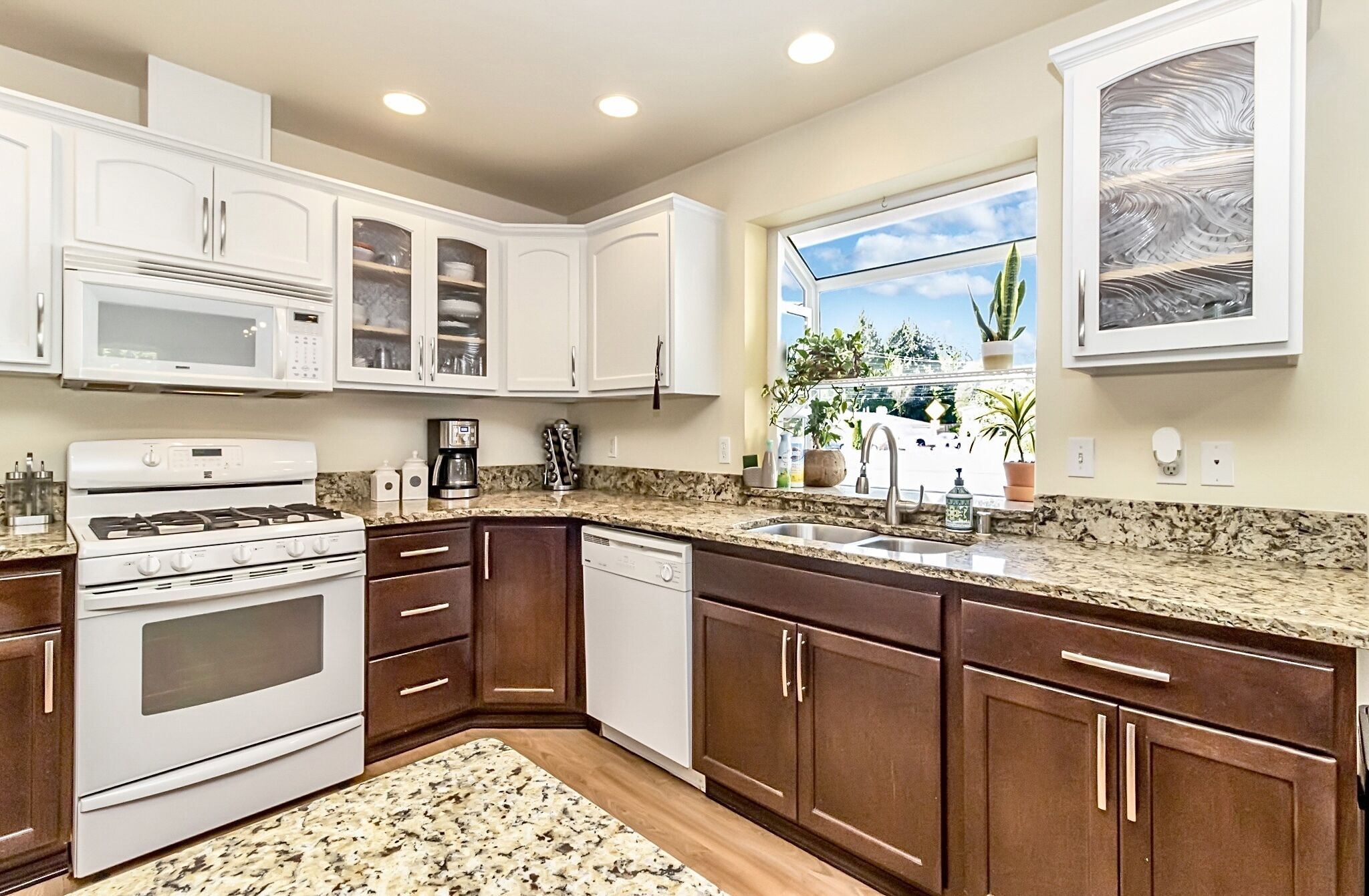 Cheerful 3 bedroom Rambler near Boeing and Costco