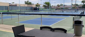 Spacious golfers retreat with free guest pass!
