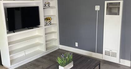 Cozy Apartment Near Downtown!