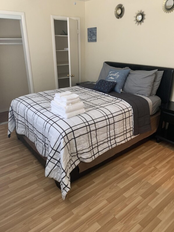 1 bedroom, iron/ironing board, WiFi, bed sheets