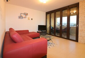 TV - 2-3 persons, Porec center, close to the beach, wifi, air conditioning (Porec)