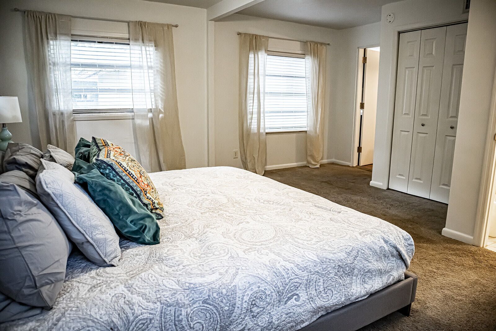 Peaceful, Central 4BD with Carport and 65" TV!