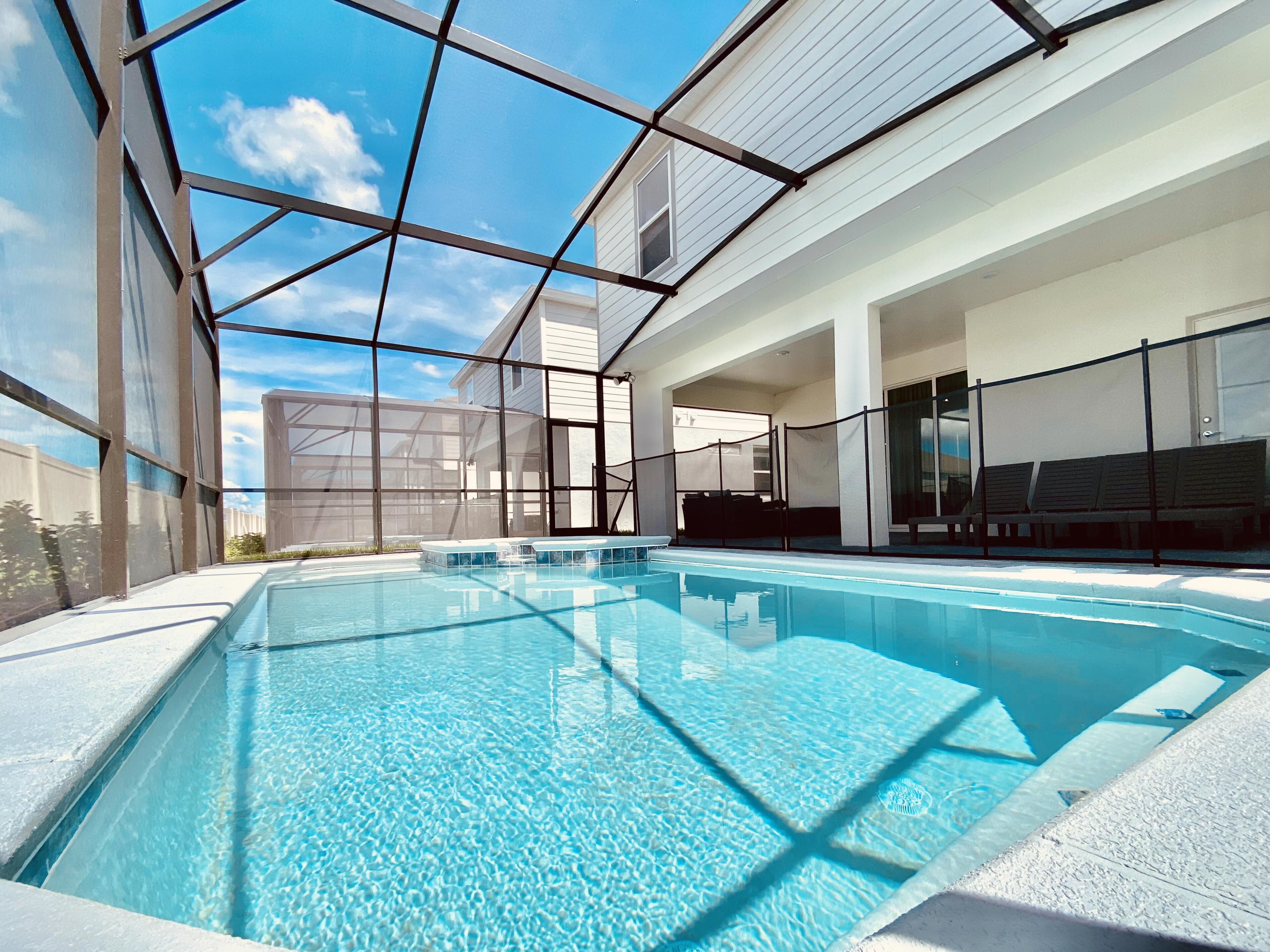 Een verwarmd zwembad