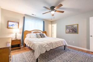 3 camere, una scrivania, ferro/asse da stiro, Wi-Fi