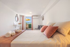 Deluxe Suite, Ensuite (Chambre Luxe 5) | Individually decorated, individually furnished, blackout curtains - Quinta Penedo das Antas (Serta)