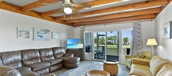 Bill Smith House A - great location with ocean views