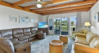 Bill Smith House A - great location with ocean views