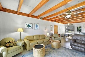 Smart TV - Bill Smith House A - great location with ocean views (Jekyll Island)