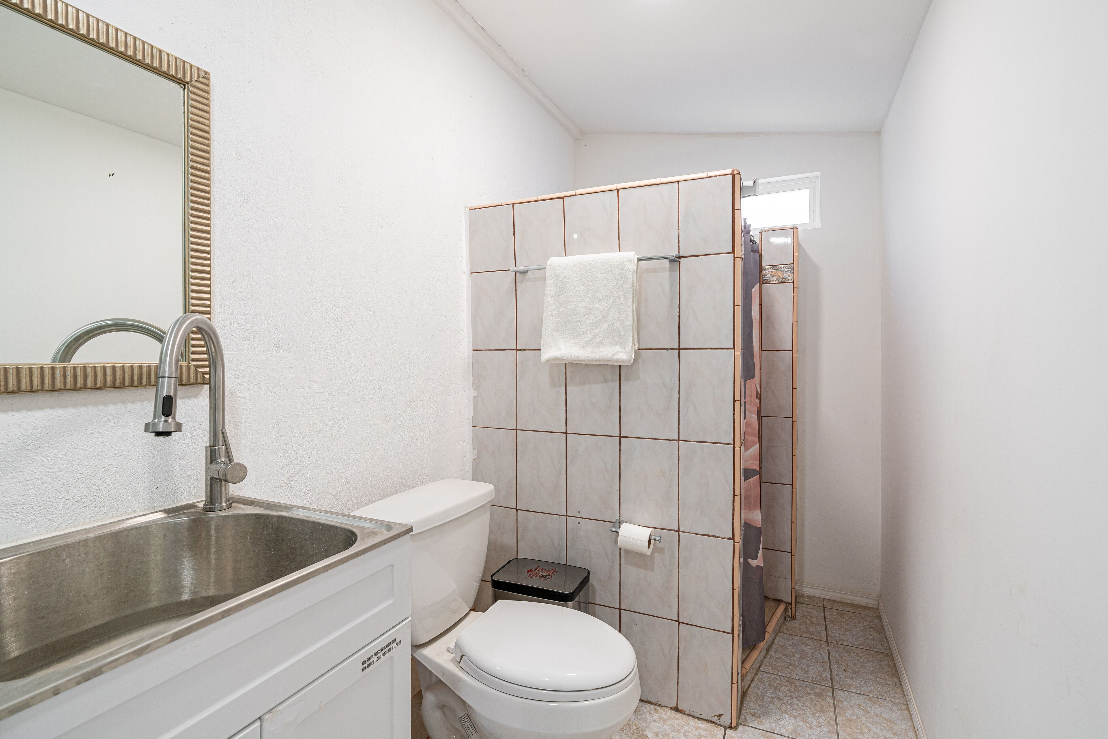 2 Br home, Sleeps 10, 1 min walk to Rosarito Beach