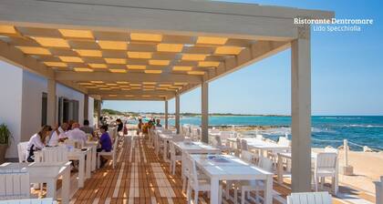 La vista mare da Rossella.Terrace vue mer. 2 salles de bain avec douche.