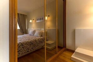 1 Schlafzimmer, Schreibtisch, Bügeleisen/Bügelbrett, Internetzugang