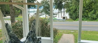 Coconut Cottage 2 Bedroom on Lake Chatuge!