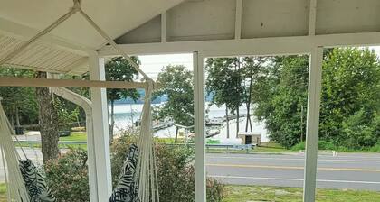 Coconut Cottage 2 Bedroom on Lake Chatuge!