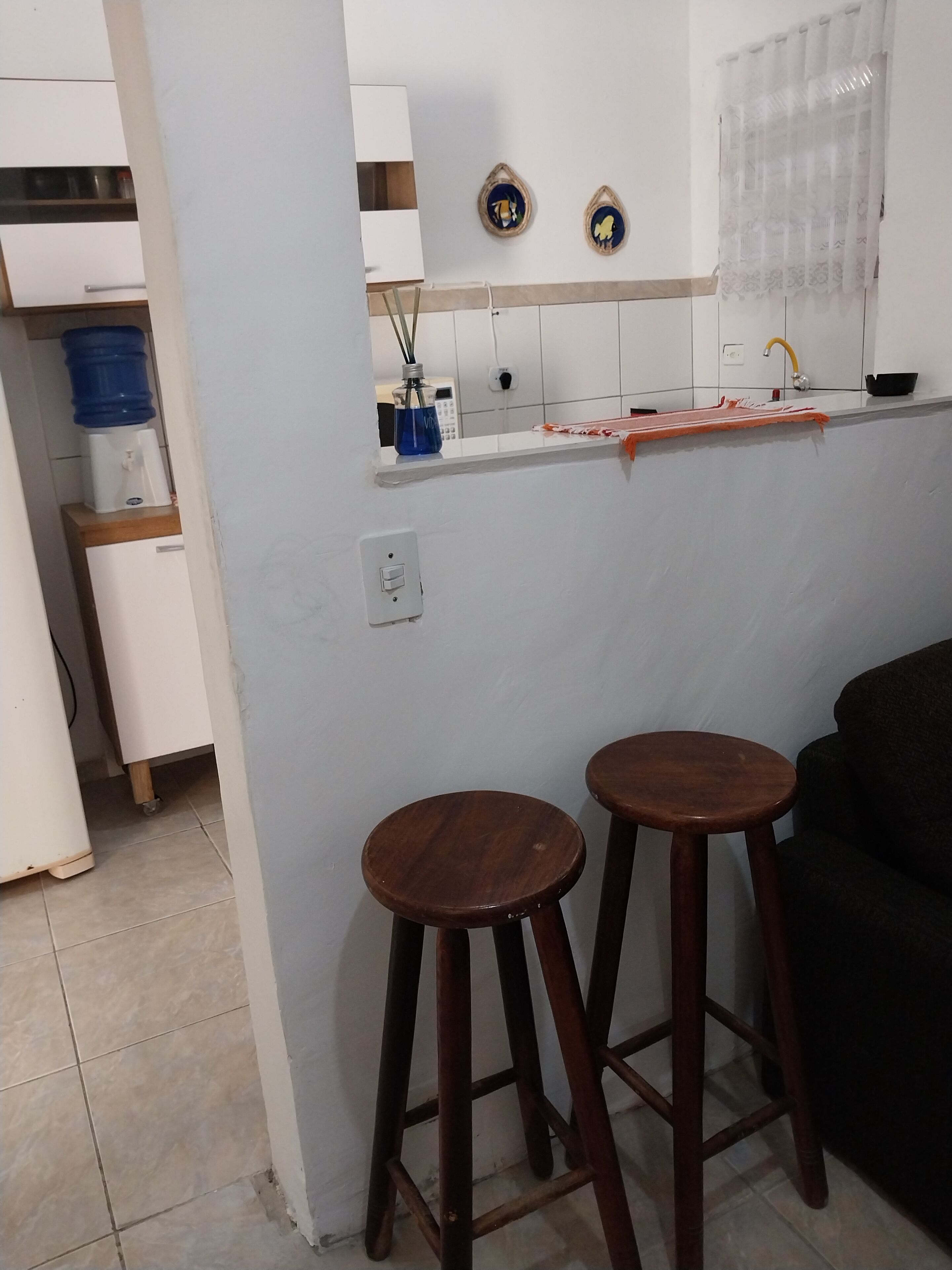 Ótima localização! Casa a 5 minutos da Praia da Enseada. Aceitamos pets!!