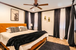 2 dormitoris, planxa i posts de planxar i un bressol de viatge 